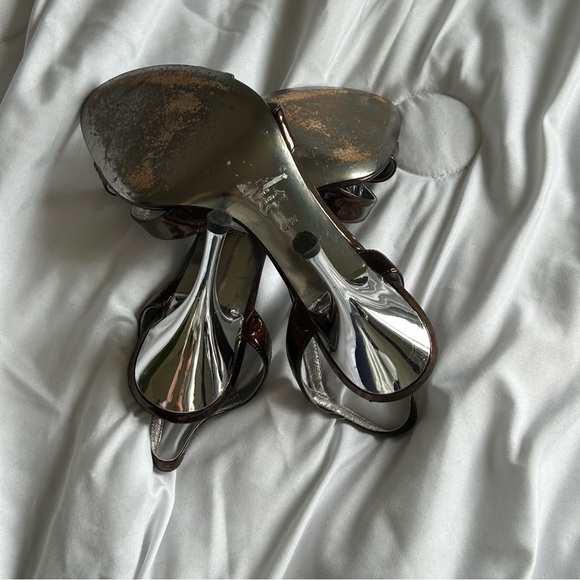 VIA SPIGA Women’s Paten Leather High Heel 6.5 T-Strap Rhinestone Brown Party - Picture 9 of 10